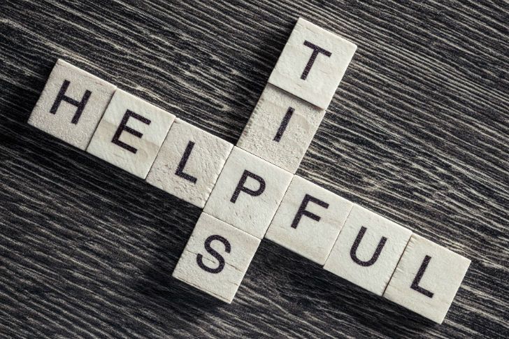 Helpful SEO tips dice on black pattern